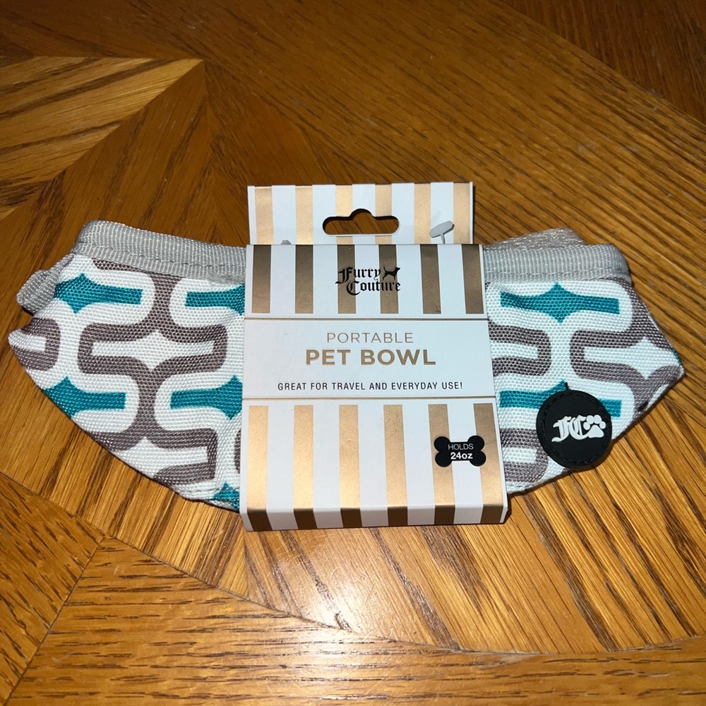 Furry Couture Portable Teal & Grey 24 OZ Pet Bowl NWT